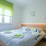 Birikina With Pool דירה