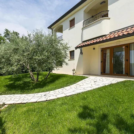 Birikina With Pool Appartement *