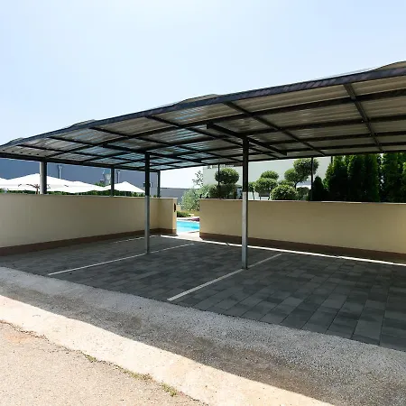 Lägenhet Birikina With Pool *