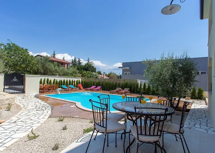 Birikina With Pool *