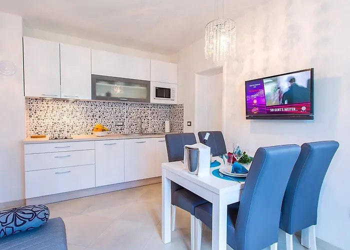 Birikina With Pool Appartement