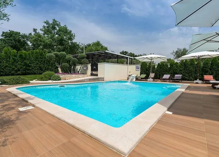 Birikina With Pool Appartement Poreč