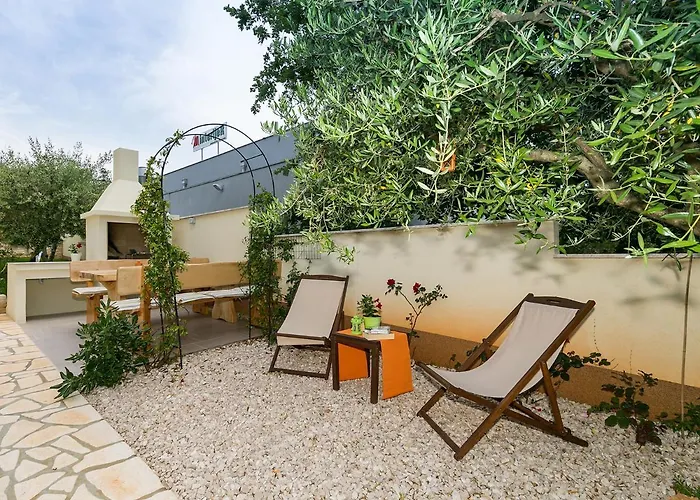 Birikina With Pool Appartement