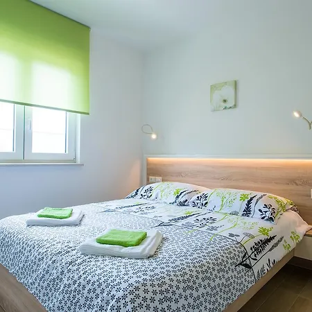 Birikina With Pool Apartamento