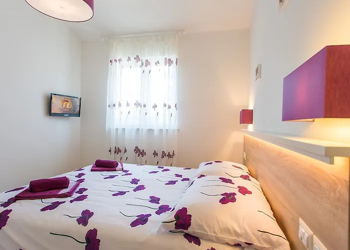 Apartman Birikina With Pool