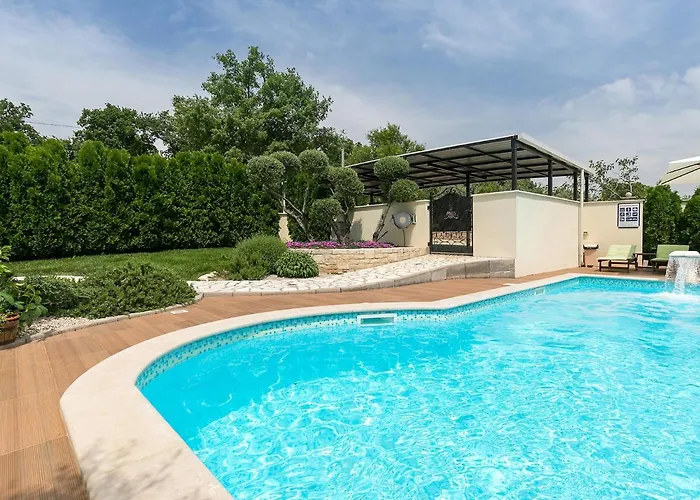 Birikina With Pool *